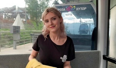 Русская девушка продемонстрировала свои навыки орального секса на камеру.