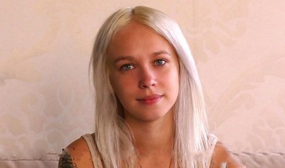 Русская блондинка явилась на кастинг Вудмана, готова выполнять позу раком.