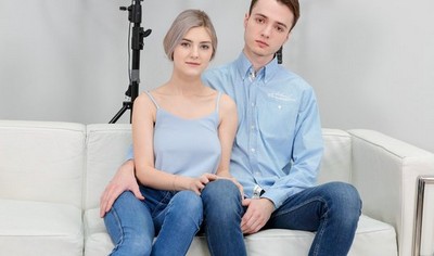 Молодая пара на порно кастинге демонстрирует свою страсть и сексуальные умения.